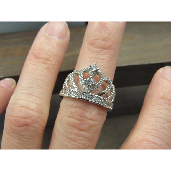 Size 8.25 Sterling Silver Beautiful Crown Cubic Zirconia Band Ring - Picture 5 of 9
